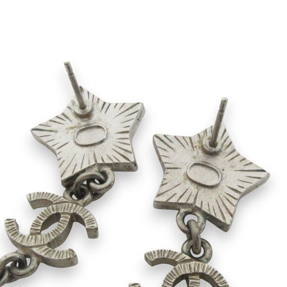 CHANEL Silver Pearl Logo Earrings - Picture 4 of 8